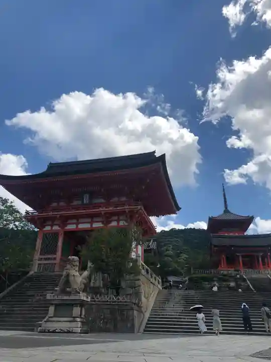 清水寺の山門・神門