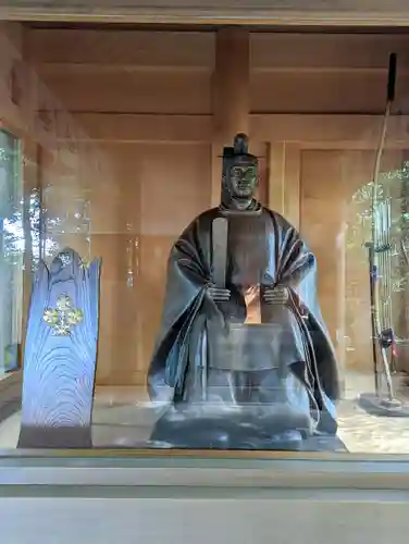 駒木諏訪神社の像