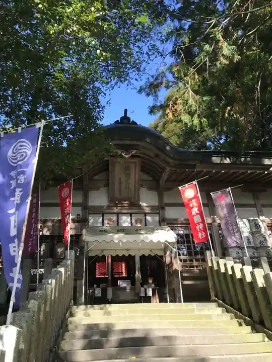 敢國神社の本殿・本堂