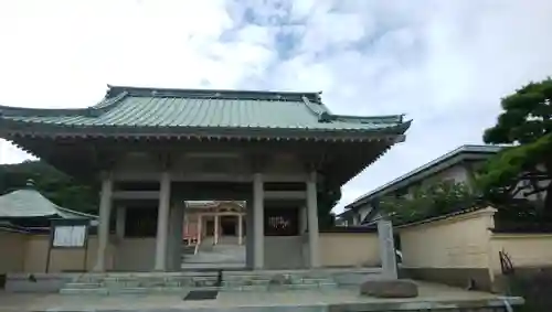 称名寺の山門