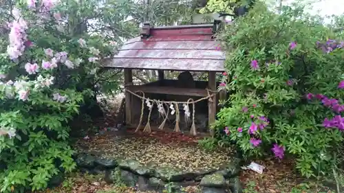 八雲神社の末社