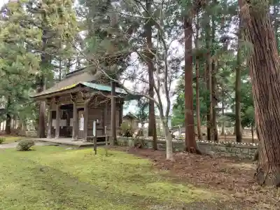 若狭姫神社（若狭彦神社下社）の{uncategorized: "未分類", other: "その他", undefined: "問題あり", building: "その他建物", grave: "お墓", sacred_gate: "鳥居", guardian: "狛犬", statue: "像", buddha: "仏像", history: "歴史", nature: "自然", garden: "庭園", animal: "動物", pagoda: "塔", temizu: "手水舎", mountain_gate: "山門・神門", sanctuary: "本殿・本堂", subordinate: "末社・摂社", art: "芸術", scenery: "景色", jizo: "地蔵", ema: "絵馬", goshuin: "御朱印", omikuji: "おみくじ", items: "授与品その他", amulet: "お守り", goshuincho: "御朱印帳", eats: "食事", festival: "お祭り", votive_dance: "神楽", shichigosan: "七五三参", wedding: "結婚式", experience: "体験その他", initially: "初詣", around: "周辺", anti_infection: "感染症対策"}