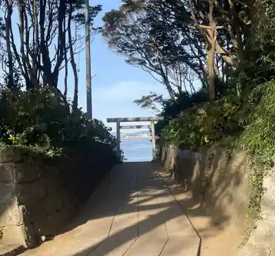 酒列磯前神社の{uncategorized: "未分類", other: "その他", undefined: "問題あり", building: "その他建物", grave: "お墓", sacred_gate: "鳥居", guardian: "狛犬", statue: "像", buddha: "仏像", history: "歴史", nature: "自然", garden: "庭園", animal: "動物", pagoda: "塔", temizu: "手水舎", mountain_gate: "山門・神門", sanctuary: "本殿・本堂", subordinate: "末社・摂社", art: "芸術", scenery: "景色", jizo: "地蔵", ema: "絵馬", goshuin: "御朱印", omikuji: "おみくじ", items: "授与品その他", amulet: "お守り", goshuincho: "御朱印帳", eats: "食事", festival: "お祭り", votive_dance: "神楽", shichigosan: "七五三参", wedding: "結婚式", experience: "体験その他", initially: "初詣", around: "周辺", anti_infection: "感染症対策"}