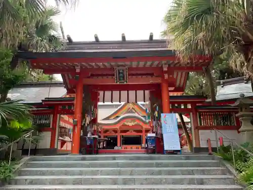 青島神社（青島神宮）の山門