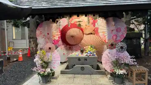 札幌諏訪神社の{uncategorized: "未分類", other: "その他", undefined: "問題あり", building: "その他建物", grave: "お墓", sacred_gate: "鳥居", guardian: "狛犬", statue: "像", buddha: "仏像", history: "歴史", nature: "自然", garden: "庭園", animal: "動物", pagoda: "塔", temizu: "手水舎", mountain_gate: "山門・神門", sanctuary: "本殿・本堂", subordinate: "末社・摂社", art: "芸術", scenery: "景色", jizo: "地蔵", ema: "絵馬", goshuin: "御朱印", omikuji: "おみくじ", items: "授与品その他", amulet: "お守り", goshuincho: "御朱印帳", eats: "食事", festival: "お祭り", votive_dance: "神楽", shichigosan: "七五三参", wedding: "結婚式", experience: "体験その他", initially: "初詣", around: "周辺", anti_infection: "感染症対策"}