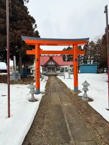 東開発稲荷神社の{uncategorized: "未分類", other: "その他", undefined: "問題あり", building: "その他建物", grave: "お墓", sacred_gate: "鳥居", guardian: "狛犬", statue: "像", buddha: "仏像", history: "歴史", nature: "自然", garden: "庭園", animal: "動物", pagoda: "塔", temizu: "手水舎", mountain_gate: "山門・神門", sanctuary: "本殿・本堂", subordinate: "末社・摂社", art: "芸術", scenery: "景色", jizo: "地蔵", ema: "絵馬", goshuin: "御朱印", omikuji: "おみくじ", items: "授与品その他", amulet: "お守り", goshuincho: "御朱印帳", eats: "食事", festival: "お祭り", votive_dance: "神楽", shichigosan: "七五三参", wedding: "結婚式", experience: "体験その他", initially: "初詣", around: "周辺", anti_infection: "感染症対策"}