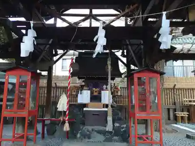 被官稲荷神社の末社・摂社