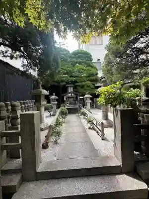 瑞泉寺の{uncategorized: "未分類", other: "その他", undefined: "問題あり", building: "その他建物", grave: "お墓", sacred_gate: "鳥居", guardian: "狛犬", statue: "像", buddha: "仏像", history: "歴史", nature: "自然", garden: "庭園", animal: "動物", pagoda: "塔", temizu: "手水舎", mountain_gate: "山門・神門", sanctuary: "本殿・本堂", subordinate: "末社・摂社", art: "芸術", scenery: "景色", jizo: "地蔵", ema: "絵馬", goshuin: "御朱印", omikuji: "おみくじ", items: "授与品その他", amulet: "お守り", goshuincho: "御朱印帳", eats: "食事", festival: "お祭り", votive_dance: "神楽", shichigosan: "七五三参", wedding: "結婚式", experience: "体験その他", initially: "初詣", around: "周辺", anti_infection: "感染症対策"}
