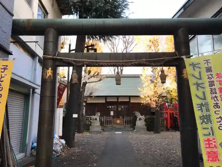 諏訪神社の鳥居