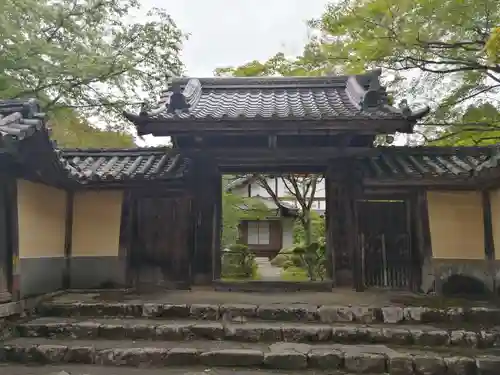 神護寺の山門