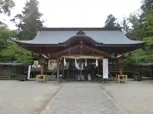 大和神社の本殿