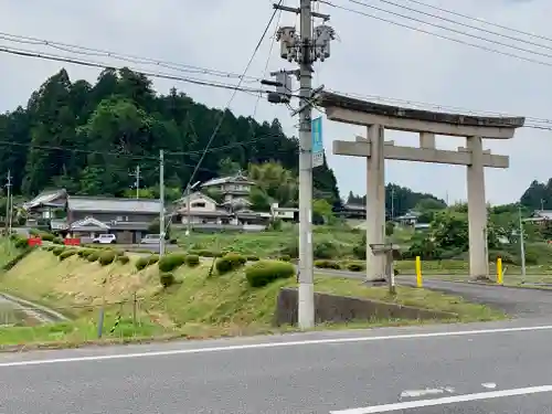 八咫烏神社の鳥居