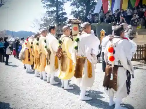 金峯山寺の{uncategorized: "未分類", other: "その他", undefined: "問題あり", building: "その他建物", grave: "お墓", sacred_gate: "鳥居", guardian: "狛犬", statue: "像", buddha: "仏像", history: "歴史", nature: "自然", garden: "庭園", animal: "動物", pagoda: "塔", temizu: "手水舎", mountain_gate: "山門・神門", sanctuary: "本殿・本堂", subordinate: "末社・摂社", art: "芸術", scenery: "景色", jizo: "地蔵", ema: "絵馬", goshuin: "御朱印", omikuji: "おみくじ", items: "授与品その他", amulet: "お守り", goshuincho: "御朱印帳", eats: "食事", festival: "お祭り", votive_dance: "神楽", shichigosan: "七五三参", wedding: "結婚式", experience: "体験その他", initially: "初詣", around: "周辺", anti_infection: "感染症対策"}