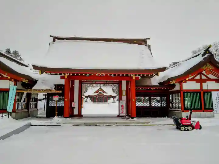 北海道護國神社の山門・神門