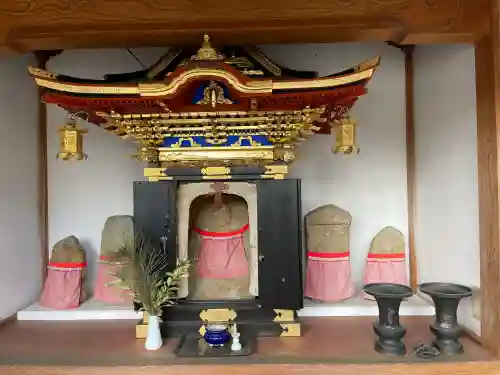 地蔵堂 (西大路)の{uncategorized: "未分類", other: "その他", undefined: "問題あり", building: "その他建物", grave: "お墓", sacred_gate: "鳥居", guardian: "狛犬", statue: "像", buddha: "仏像", history: "歴史", nature: "自然", garden: "庭園", animal: "動物", pagoda: "塔", temizu: "手水舎", mountain_gate: "山門・神門", sanctuary: "本殿・本堂", subordinate: "末社・摂社", art: "芸術", scenery: "景色", jizo: "地蔵", ema: "絵馬", goshuin: "御朱印", omikuji: "おみくじ", items: "授与品その他", amulet: "お守り", goshuincho: "御朱印帳", eats: "食事", festival: "お祭り", votive_dance: "神楽", shichigosan: "七五三参", wedding: "結婚式", experience: "体験その他", initially: "初詣", around: "周辺", anti_infection: "感染症対策"}