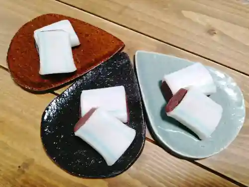 多賀大社の{uncategorized: "未分類", other: "その他", undefined: "問題あり", building: "その他建物", grave: "お墓", sacred_gate: "鳥居", guardian: "狛犬", statue: "像", buddha: "仏像", history: "歴史", nature: "自然", garden: "庭園", animal: "動物", pagoda: "塔", temizu: "手水舎", mountain_gate: "山門・神門", sanctuary: "本殿・本堂", subordinate: "末社・摂社", art: "芸術", scenery: "景色", jizo: "地蔵", ema: "絵馬", goshuin: "御朱印", omikuji: "おみくじ", items: "授与品その他", amulet: "お守り", goshuincho: "御朱印帳", eats: "食事", festival: "お祭り", votive_dance: "神楽", shichigosan: "七五三参", wedding: "結婚式", experience: "体験その他", initially: "初詣", around: "周辺", anti_infection: "感染症対策"}