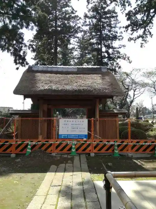 六地蔵寺の山門・神門