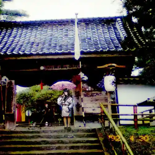 中尊寺の山門・神門