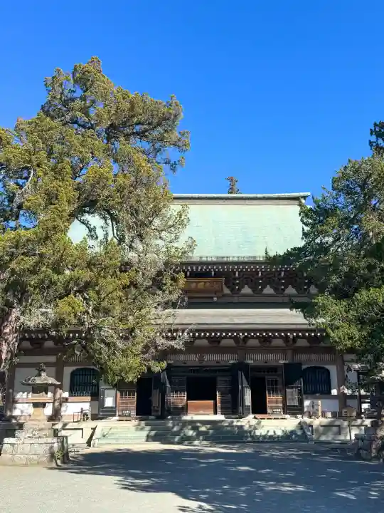 円覚寺の{uncategorized: "未分類", other: "その他", undefined: "問題あり", building: "その他建物", grave: "お墓", sacred_gate: "鳥居", guardian: "狛犬", statue: "像", buddha: "仏像", history: "歴史", nature: "自然", garden: "庭園", animal: "動物", pagoda: "塔", temizu: "手水舎", mountain_gate: "山門・神門", sanctuary: "本殿・本堂", subordinate: "末社・摂社", art: "芸術", scenery: "景色", jizo: "地蔵", ema: "絵馬", goshuin: "御朱印", omikuji: "おみくじ", items: "授与品その他", amulet: "お守り", goshuincho: "御朱印帳", eats: "食事", festival: "お祭り", votive_dance: "神楽", shichigosan: "七五三参", wedding: "結婚式", experience: "体験その他", initially: "初詣", around: "周辺", anti_infection: "感染症対策"}