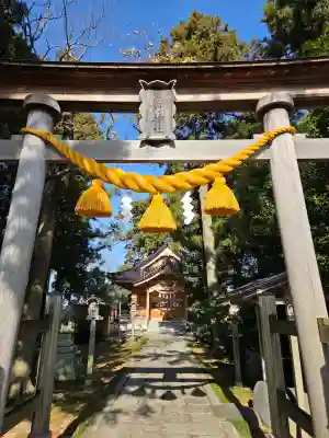 熊野神社の{uncategorized: "未分類", other: "その他", undefined: "問題あり", building: "その他建物", grave: "お墓", sacred_gate: "鳥居", guardian: "狛犬", statue: "像", buddha: "仏像", history: "歴史", nature: "自然", garden: "庭園", animal: "動物", pagoda: "塔", temizu: "手水舎", mountain_gate: "山門・神門", sanctuary: "本殿・本堂", subordinate: "末社・摂社", art: "芸術", scenery: "景色", jizo: "地蔵", ema: "絵馬", goshuin: "御朱印", omikuji: "おみくじ", items: "授与品その他", amulet: "お守り", goshuincho: "御朱印帳", eats: "食事", festival: "お祭り", votive_dance: "神楽", shichigosan: "七五三参", wedding: "結婚式", experience: "体験その他", initially: "初詣", around: "周辺", anti_infection: "感染症対策"}