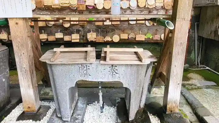 新田神社の{uncategorized: "未分類", other: "その他", undefined: "問題あり", building: "その他建物", grave: "お墓", sacred_gate: "鳥居", guardian: "狛犬", statue: "像", buddha: "仏像", history: "歴史", nature: "自然", garden: "庭園", animal: "動物", pagoda: "塔", temizu: "手水舎", mountain_gate: "山門・神門", sanctuary: "本殿・本堂", subordinate: "末社・摂社", art: "芸術", scenery: "景色", jizo: "地蔵", ema: "絵馬", goshuin: "御朱印", omikuji: "おみくじ", items: "授与品その他", amulet: "お守り", goshuincho: "御朱印帳", eats: "食事", festival: "お祭り", votive_dance: "神楽", shichigosan: "七五三参", wedding: "結婚式", experience: "体験その他", initially: "初詣", around: "周辺", anti_infection: "感染症対策"}