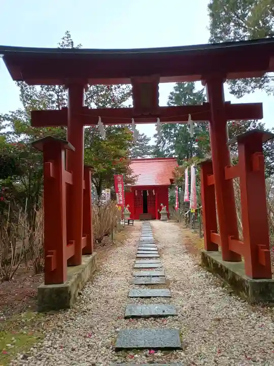 鷲子山上神社の{uncategorized: "未分類", other: "その他", undefined: "問題あり", building: "その他建物", grave: "お墓", sacred_gate: "鳥居", guardian: "狛犬", statue: "像", buddha: "仏像", history: "歴史", nature: "自然", garden: "庭園", animal: "動物", pagoda: "塔", temizu: "手水舎", mountain_gate: "山門・神門", sanctuary: "本殿・本堂", subordinate: "末社・摂社", art: "芸術", scenery: "景色", jizo: "地蔵", ema: "絵馬", goshuin: "御朱印", omikuji: "おみくじ", items: "授与品その他", amulet: "お守り", goshuincho: "御朱印帳", eats: "食事", festival: "お祭り", votive_dance: "神楽", shichigosan: "七五三参", wedding: "結婚式", experience: "体験その他", initially: "初詣", around: "周辺", anti_infection: "感染症対策"}