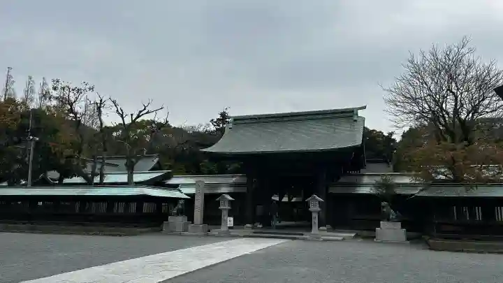 宗像大社の{uncategorized: "未分類", other: "その他", undefined: "問題あり", building: "その他建物", grave: "お墓", sacred_gate: "鳥居", guardian: "狛犬", statue: "像", buddha: "仏像", history: "歴史", nature: "自然", garden: "庭園", animal: "動物", pagoda: "塔", temizu: "手水舎", mountain_gate: "山門・神門", sanctuary: "本殿・本堂", subordinate: "末社・摂社", art: "芸術", scenery: "景色", jizo: "地蔵", ema: "絵馬", goshuin: "御朱印", omikuji: "おみくじ", items: "授与品その他", amulet: "お守り", goshuincho: "御朱印帳", eats: "食事", festival: "お祭り", votive_dance: "神楽", shichigosan: "七五三参", wedding: "結婚式", experience: "体験その他", initially: "初詣", around: "周辺", anti_infection: "感染症対策"}