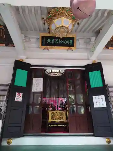 豊川稲荷東京別院の本殿・本堂