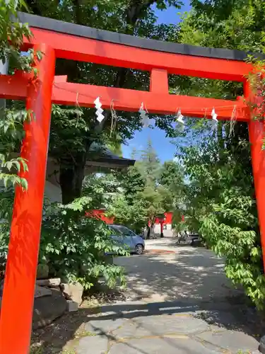 馬橋稲荷神社の鳥居