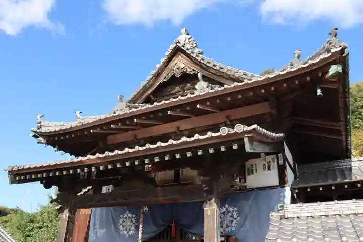 泰山寺の本殿・本堂