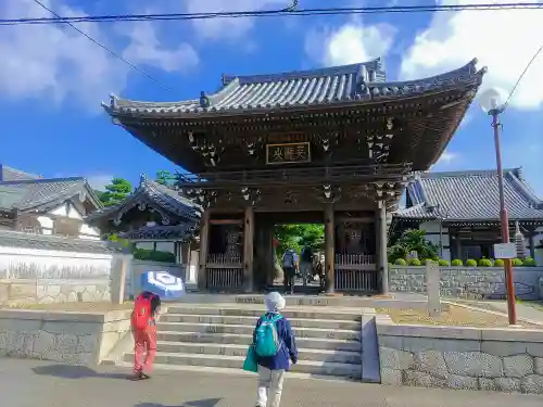 真如院（常楽寺塔頭）の山門