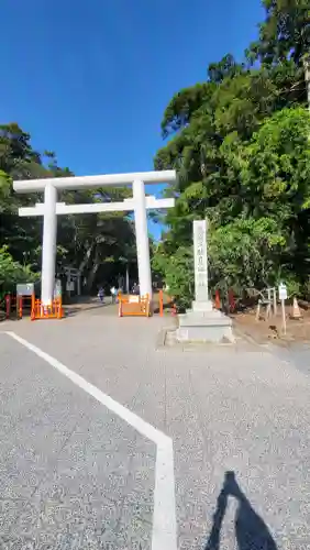 息栖神社の{uncategorized: "未分類", other: "その他", undefined: "問題あり", building: "その他建物", grave: "お墓", sacred_gate: "鳥居", guardian: "狛犬", statue: "像", buddha: "仏像", history: "歴史", nature: "自然", garden: "庭園", animal: "動物", pagoda: "塔", temizu: "手水舎", mountain_gate: "山門・神門", sanctuary: "本殿・本堂", subordinate: "末社・摂社", art: "芸術", scenery: "景色", jizo: "地蔵", ema: "絵馬", goshuin: "御朱印", omikuji: "おみくじ", items: "授与品その他", amulet: "お守り", goshuincho: "御朱印帳", eats: "食事", festival: "お祭り", votive_dance: "神楽", shichigosan: "七五三参", wedding: "結婚式", experience: "体験その他", initially: "初詣", around: "周辺", anti_infection: "感染症対策"}