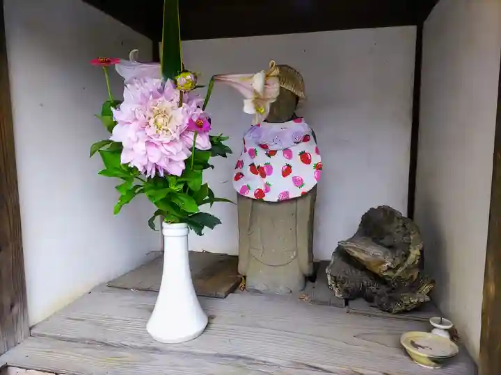 加納院(東源寺)の地蔵
