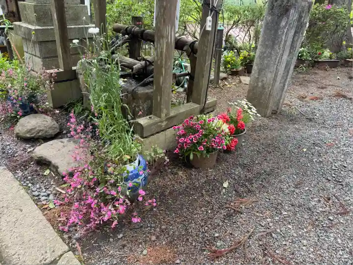 坪沼八幡神社の手水舎