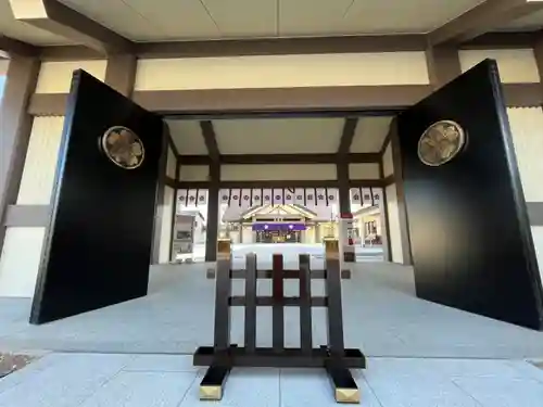 千葉縣護國神社の山門・神門