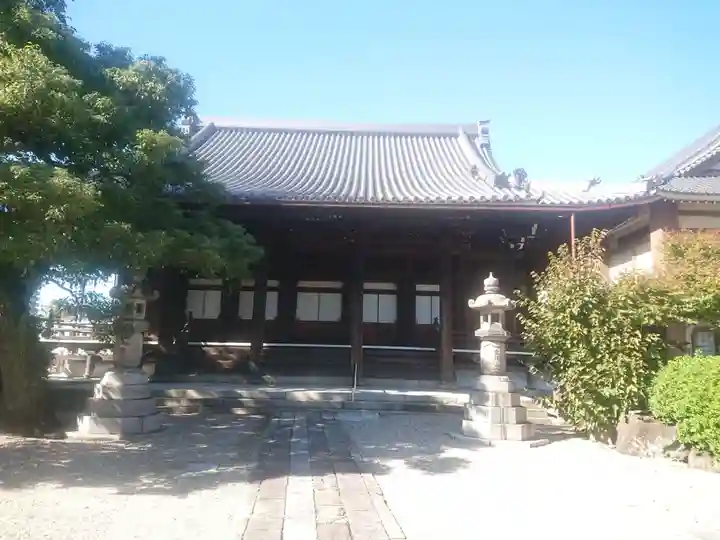 西生寺の本殿・本堂