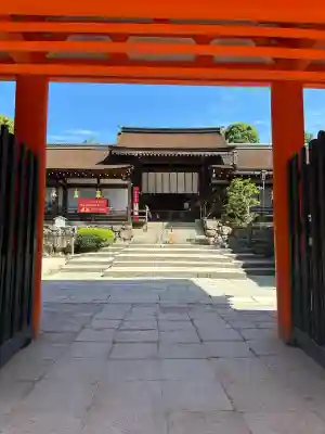 賀茂別雷神社（上賀茂神社）の{uncategorized: "未分類", other: "その他", undefined: "問題あり", building: "その他建物", grave: "お墓", sacred_gate: "鳥居", guardian: "狛犬", statue: "像", buddha: "仏像", history: "歴史", nature: "自然", garden: "庭園", animal: "動物", pagoda: "塔", temizu: "手水舎", mountain_gate: "山門・神門", sanctuary: "本殿・本堂", subordinate: "末社・摂社", art: "芸術", scenery: "景色", jizo: "地蔵", ema: "絵馬", goshuin: "御朱印", omikuji: "おみくじ", items: "授与品その他", amulet: "お守り", goshuincho: "御朱印帳", eats: "食事", festival: "お祭り", votive_dance: "神楽", shichigosan: "七五三参", wedding: "結婚式", experience: "体験その他", initially: "初詣", around: "周辺", anti_infection: "感染症対策"}