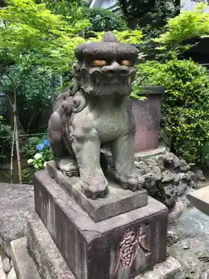 白山神社の狛犬