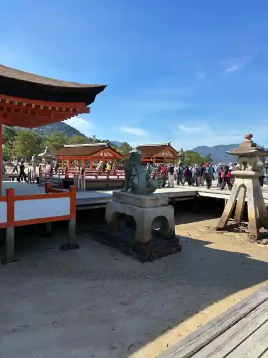 厳島神社の{uncategorized: "未分類", other: "その他", undefined: "問題あり", building: "その他建物", grave: "お墓", sacred_gate: "鳥居", guardian: "狛犬", statue: "像", buddha: "仏像", history: "歴史", nature: "自然", garden: "庭園", animal: "動物", pagoda: "塔", temizu: "手水舎", mountain_gate: "山門・神門", sanctuary: "本殿・本堂", subordinate: "末社・摂社", art: "芸術", scenery: "景色", jizo: "地蔵", ema: "絵馬", goshuin: "御朱印", omikuji: "おみくじ", items: "授与品その他", amulet: "お守り", goshuincho: "御朱印帳", eats: "食事", festival: "お祭り", votive_dance: "神楽", shichigosan: "七五三参", wedding: "結婚式", experience: "体験その他", initially: "初詣", around: "周辺", anti_infection: "感染症対策"}