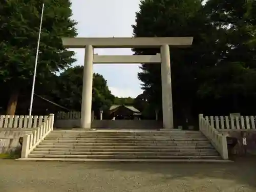 皇大神宮（烏森神社）の鳥居