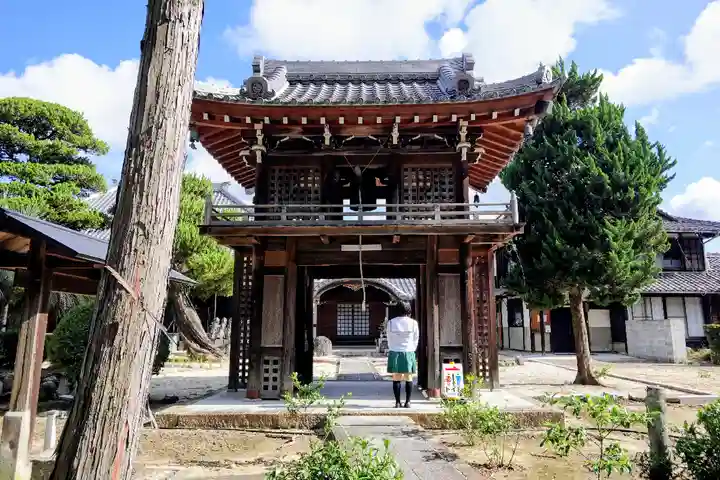 普明院の山門・神門