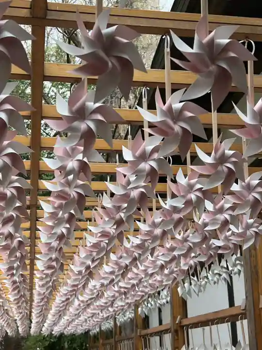 川越氷川神社の{uncategorized: "未分類", other: "その他", undefined: "問題あり", building: "その他建物", grave: "お墓", sacred_gate: "鳥居", guardian: "狛犬", statue: "像", buddha: "仏像", history: "歴史", nature: "自然", garden: "庭園", animal: "動物", pagoda: "塔", temizu: "手水舎", mountain_gate: "山門・神門", sanctuary: "本殿・本堂", subordinate: "末社・摂社", art: "芸術", scenery: "景色", jizo: "地蔵", ema: "絵馬", goshuin: "御朱印", omikuji: "おみくじ", items: "授与品その他", amulet: "お守り", goshuincho: "御朱印帳", eats: "食事", festival: "お祭り", votive_dance: "神楽", shichigosan: "七五三参", wedding: "結婚式", experience: "体験その他", initially: "初詣", around: "周辺", anti_infection: "感染症対策"}