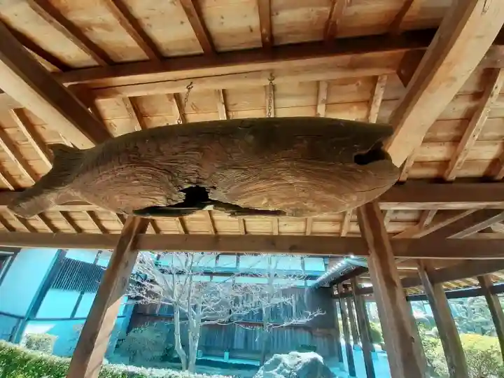 法雲寺の{uncategorized: "未分類", other: "その他", undefined: "問題あり", building: "その他建物", grave: "お墓", sacred_gate: "鳥居", guardian: "狛犬", statue: "像", buddha: "仏像", history: "歴史", nature: "自然", garden: "庭園", animal: "動物", pagoda: "塔", temizu: "手水舎", mountain_gate: "山門・神門", sanctuary: "本殿・本堂", subordinate: "末社・摂社", art: "芸術", scenery: "景色", jizo: "地蔵", ema: "絵馬", goshuin: "御朱印", omikuji: "おみくじ", items: "授与品その他", amulet: "お守り", goshuincho: "御朱印帳", eats: "食事", festival: "お祭り", votive_dance: "神楽", shichigosan: "七五三参", wedding: "結婚式", experience: "体験その他", initially: "初詣", around: "周辺", anti_infection: "感染症対策"}