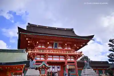 伏見稲荷大社の山門・神門
