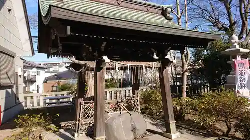 久里浜八幡神社の手水舎