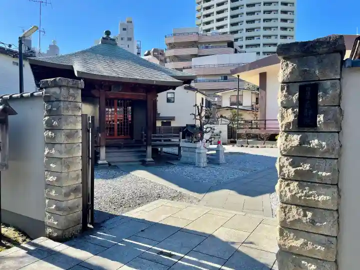 玄静院の{uncategorized: "未分類", other: "その他", undefined: "問題あり", building: "その他建物", grave: "お墓", sacred_gate: "鳥居", guardian: "狛犬", statue: "像", buddha: "仏像", history: "歴史", nature: "自然", garden: "庭園", animal: "動物", pagoda: "塔", temizu: "手水舎", mountain_gate: "山門・神門", sanctuary: "本殿・本堂", subordinate: "末社・摂社", art: "芸術", scenery: "景色", jizo: "地蔵", ema: "絵馬", goshuin: "御朱印", omikuji: "おみくじ", items: "授与品その他", amulet: "お守り", goshuincho: "御朱印帳", eats: "食事", festival: "お祭り", votive_dance: "神楽", shichigosan: "七五三参", wedding: "結婚式", experience: "体験その他", initially: "初詣", around: "周辺", anti_infection: "感染症対策"}