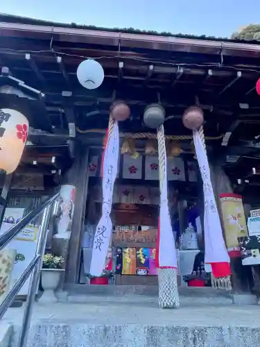 大野神社の{uncategorized: "未分類", other: "その他", undefined: "問題あり", building: "その他建物", grave: "お墓", sacred_gate: "鳥居", guardian: "狛犬", statue: "像", buddha: "仏像", history: "歴史", nature: "自然", garden: "庭園", animal: "動物", pagoda: "塔", temizu: "手水舎", mountain_gate: "山門・神門", sanctuary: "本殿・本堂", subordinate: "末社・摂社", art: "芸術", scenery: "景色", jizo: "地蔵", ema: "絵馬", goshuin: "御朱印", omikuji: "おみくじ", items: "授与品その他", amulet: "お守り", goshuincho: "御朱印帳", eats: "食事", festival: "お祭り", votive_dance: "神楽", shichigosan: "七五三参", wedding: "結婚式", experience: "体験その他", initially: "初詣", around: "周辺", anti_infection: "感染症対策"}
