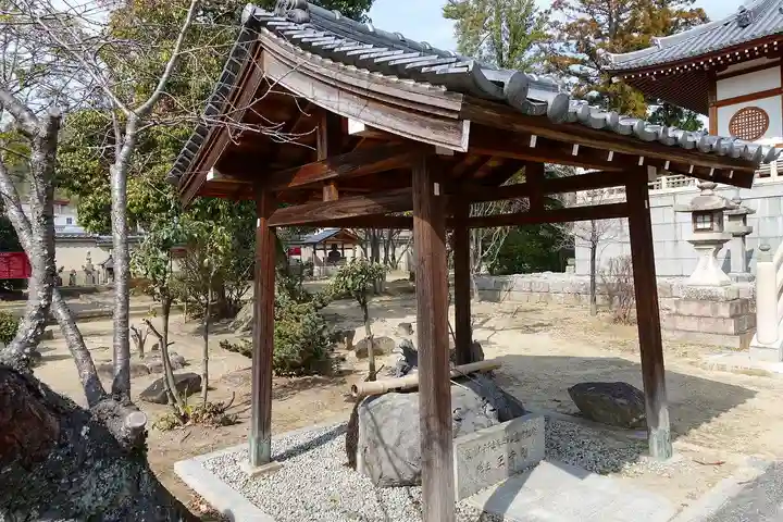 達磨寺の手水舎