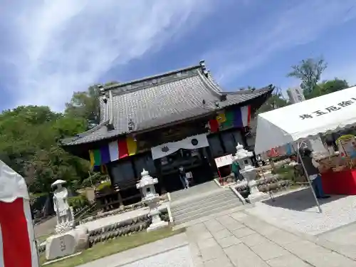 埼玉厄除け開運大師・龍泉寺（切り絵御朱印発祥の寺）の{uncategorized: "未分類", other: "その他", undefined: "問題あり", building: "その他建物", grave: "お墓", sacred_gate: "鳥居", guardian: "狛犬", statue: "像", buddha: "仏像", history: "歴史", nature: "自然", garden: "庭園", animal: "動物", pagoda: "塔", temizu: "手水舎", mountain_gate: "山門・神門", sanctuary: "本殿・本堂", subordinate: "末社・摂社", art: "芸術", scenery: "景色", jizo: "地蔵", ema: "絵馬", goshuin: "御朱印", omikuji: "おみくじ", items: "授与品その他", amulet: "お守り", goshuincho: "御朱印帳", eats: "食事", festival: "お祭り", votive_dance: "神楽", shichigosan: "七五三参", wedding: "結婚式", experience: "体験その他", initially: "初詣", around: "周辺", anti_infection: "感染症対策"}