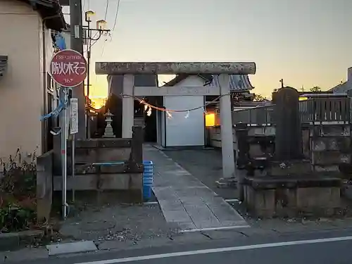 雷稲荷神社の鳥居